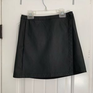 Abercrombie & Fitch black wrap skirt, size Small